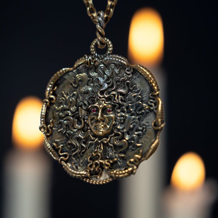 Medusa SS ancient Gold