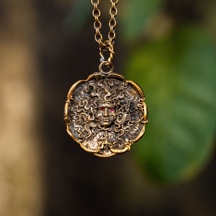 Medusa SS ancient Gold